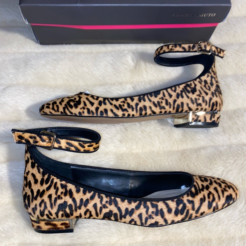 Vince Camuto flats